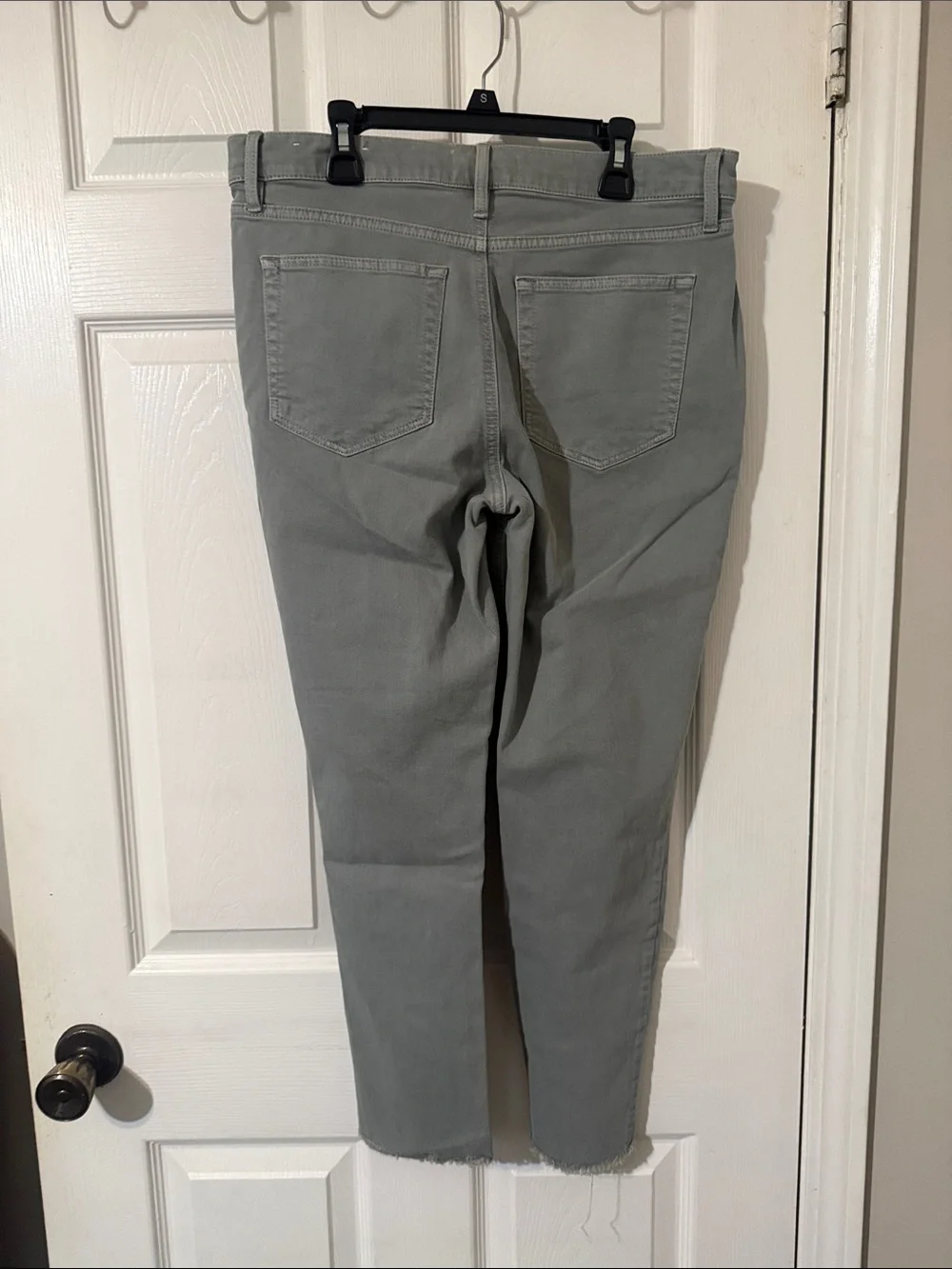 LOFT Straight-Leg Jeans in Soft gray